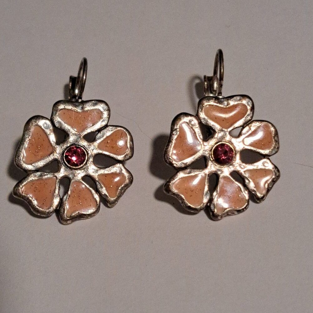 Ikita peach colored flower earrings silver tone metal and a pink stone in middle